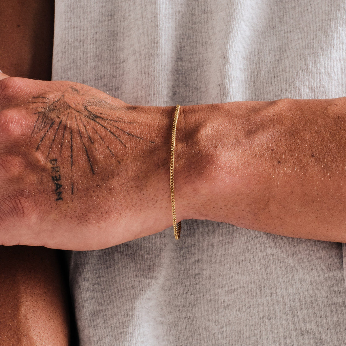 SLIM CURB BRACELET | GOLD