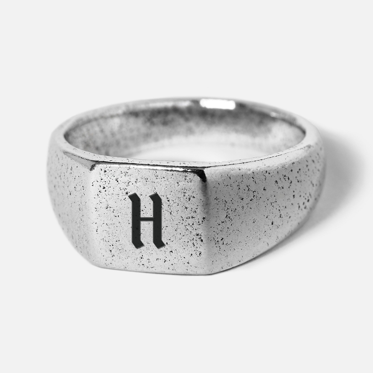 INITIAL MONUMENT RING