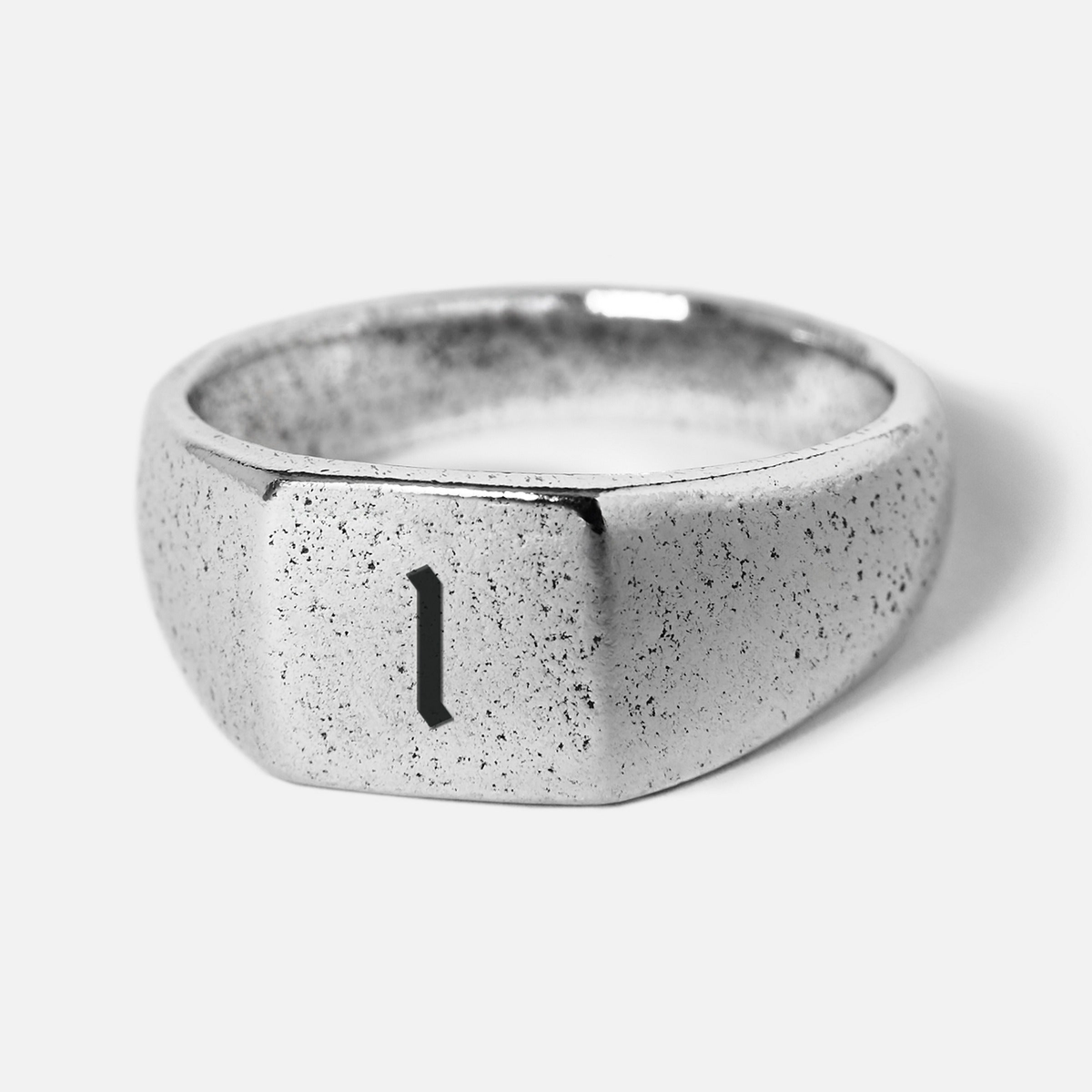 INITIAL MONUMENT RING