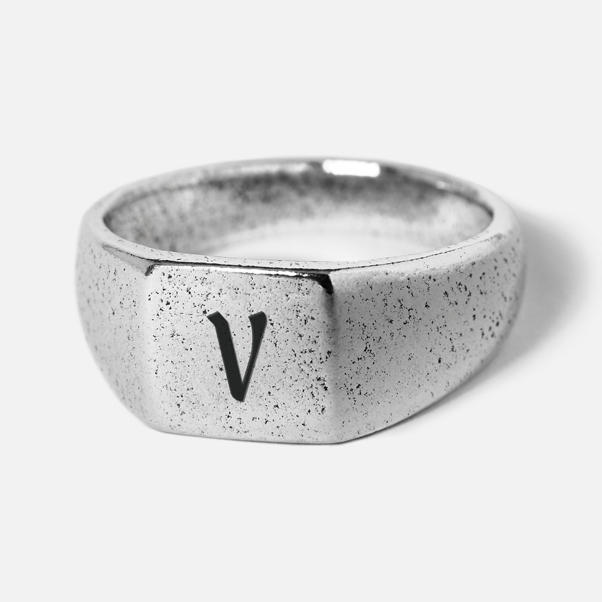 INITIAL MONUMENT RING
