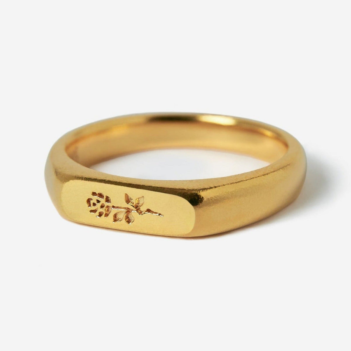 Billie Jo's 18k gold vermeil Rosa I Ring, a classic signet style for men with a detailed rose engraving. Australian designed men's jewellery.