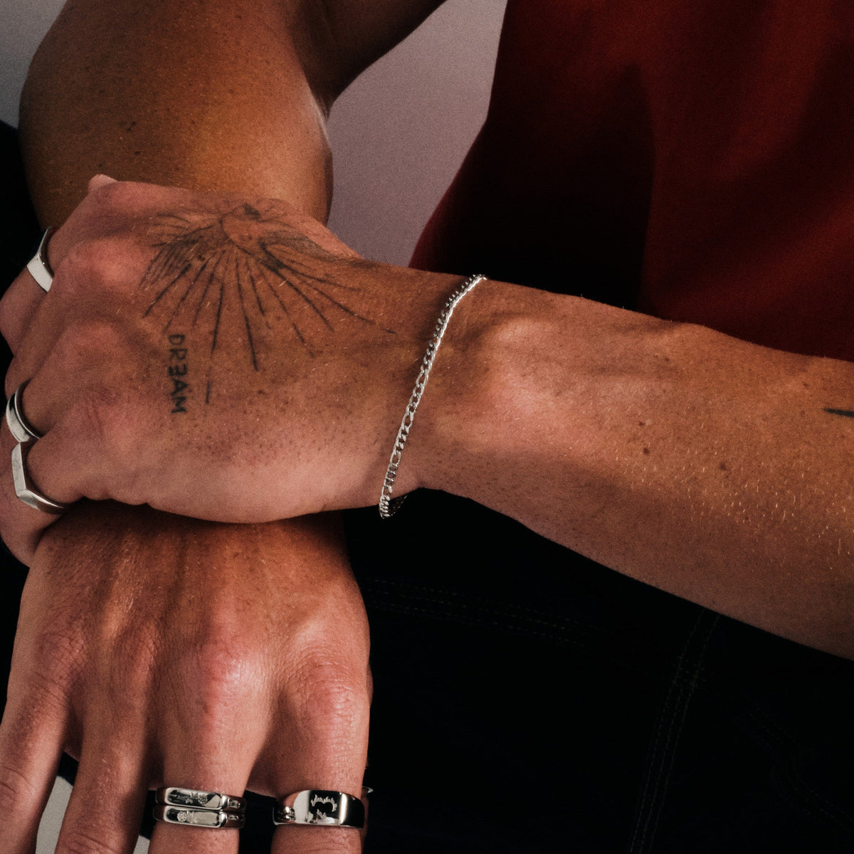 Slim Figaro Bracelet in stainless steel silver worn on the wrist