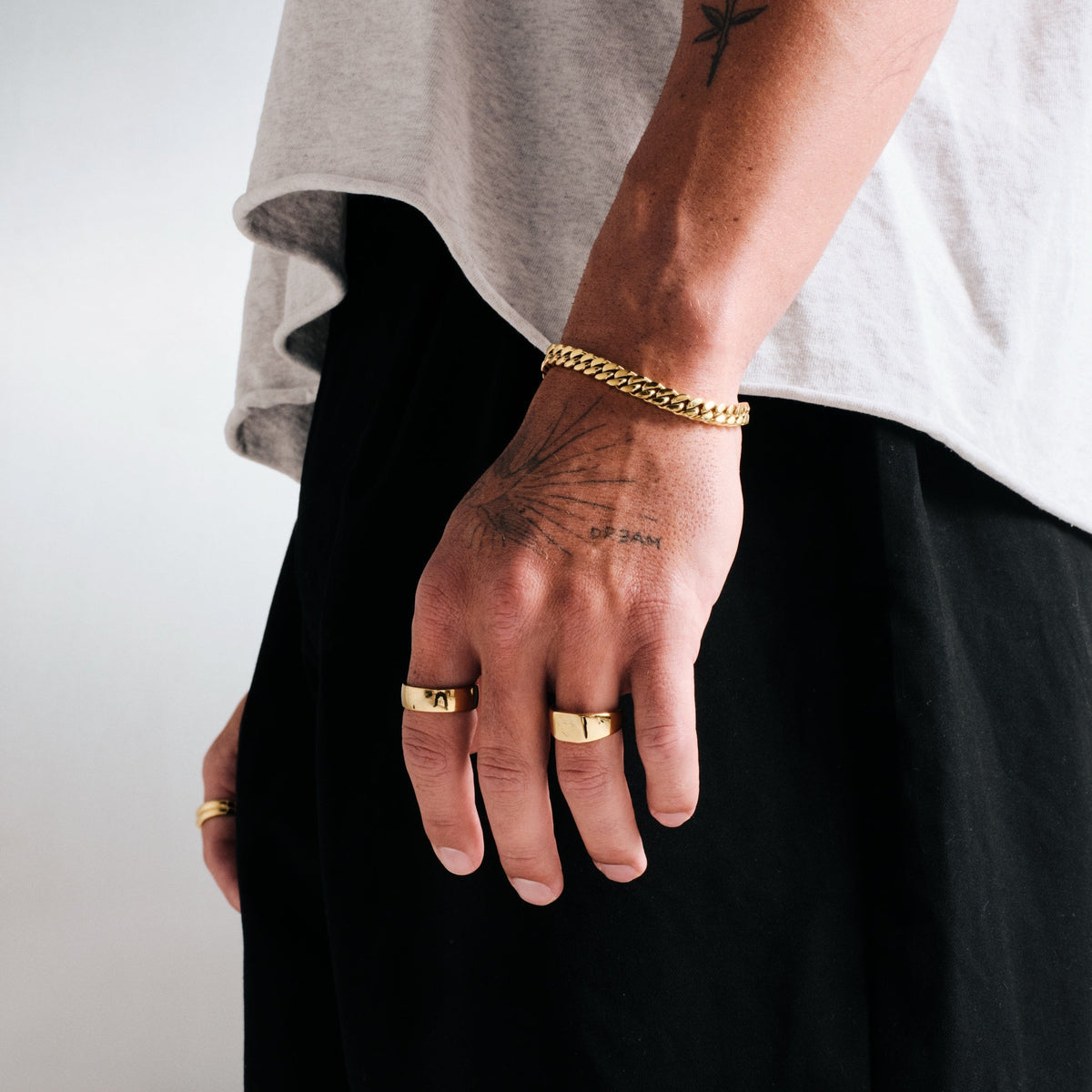 THE CLASSIC CUBAN BRACELET | GOLD