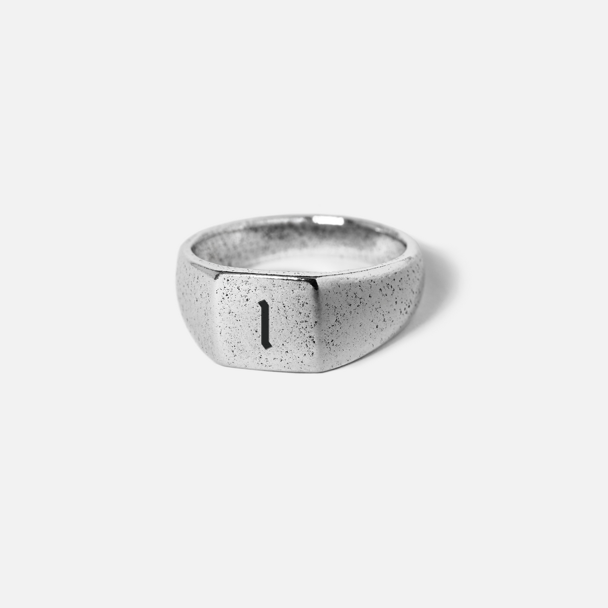 INITIAL MONUMENT RING